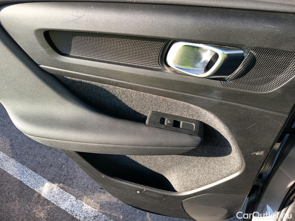  Volvo  XC 40 VOLVO XC40 / 2021 / 5P / todoterreno 2.0 B3 G Plus Dark Auto #42