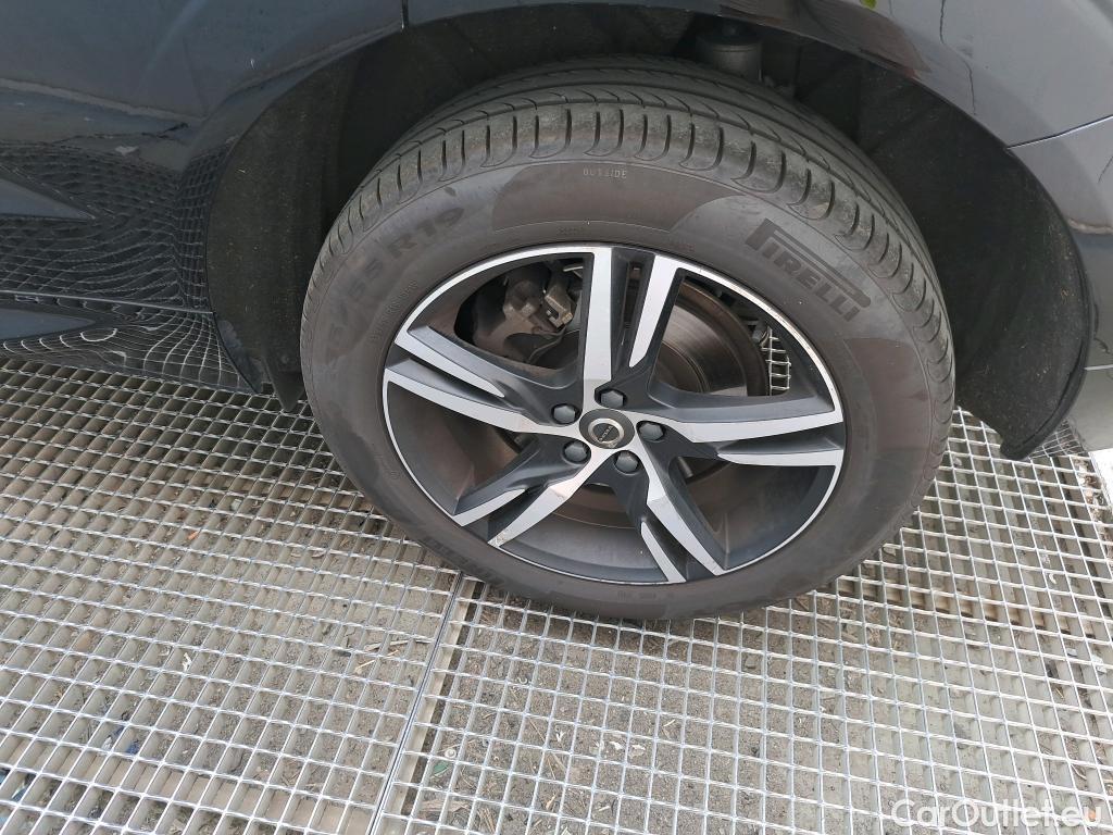  Volvo  XC60 VOLVO  / 2017 / 5P / todoterreno 2.0 B4 D R-Design Auto #3