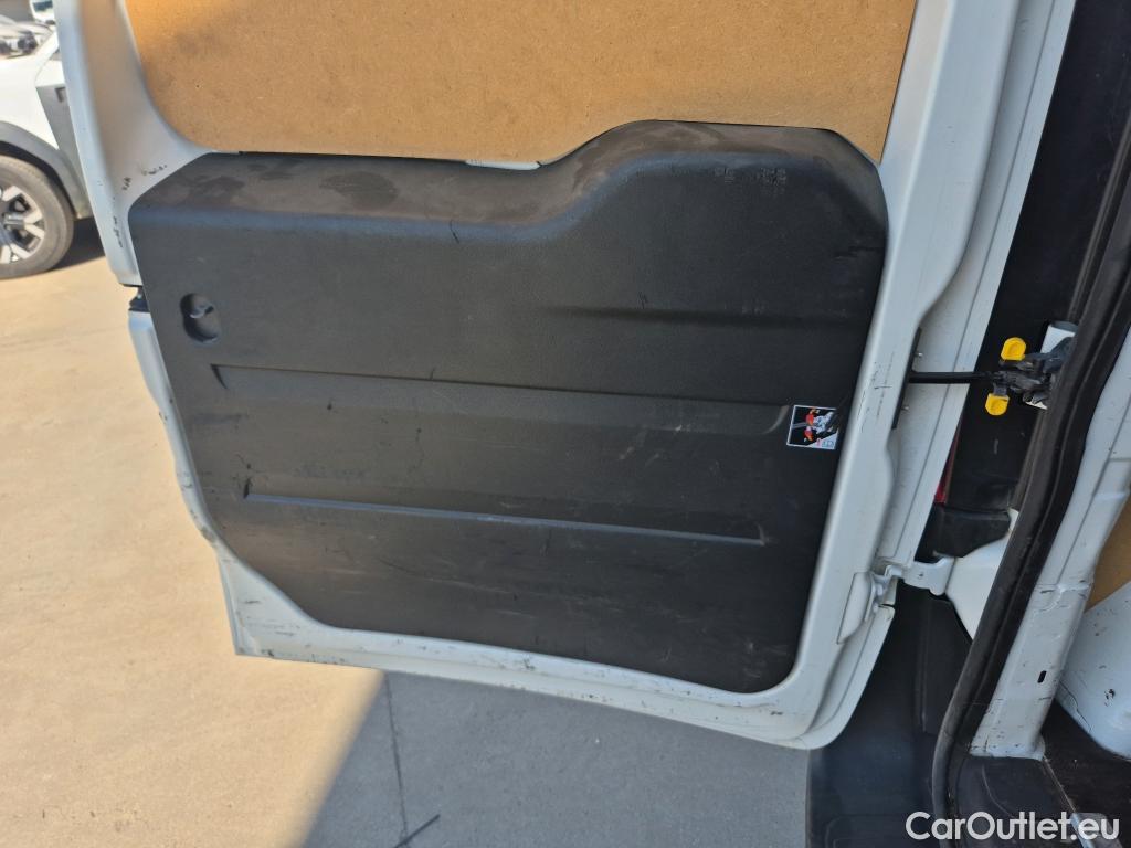  Fiat  Doblo FIAT Doblò Cargo/2015/4P/furgón derivado de turismo Cargo SX 1.6 Mjet 66kW (90CV) (AC) #15