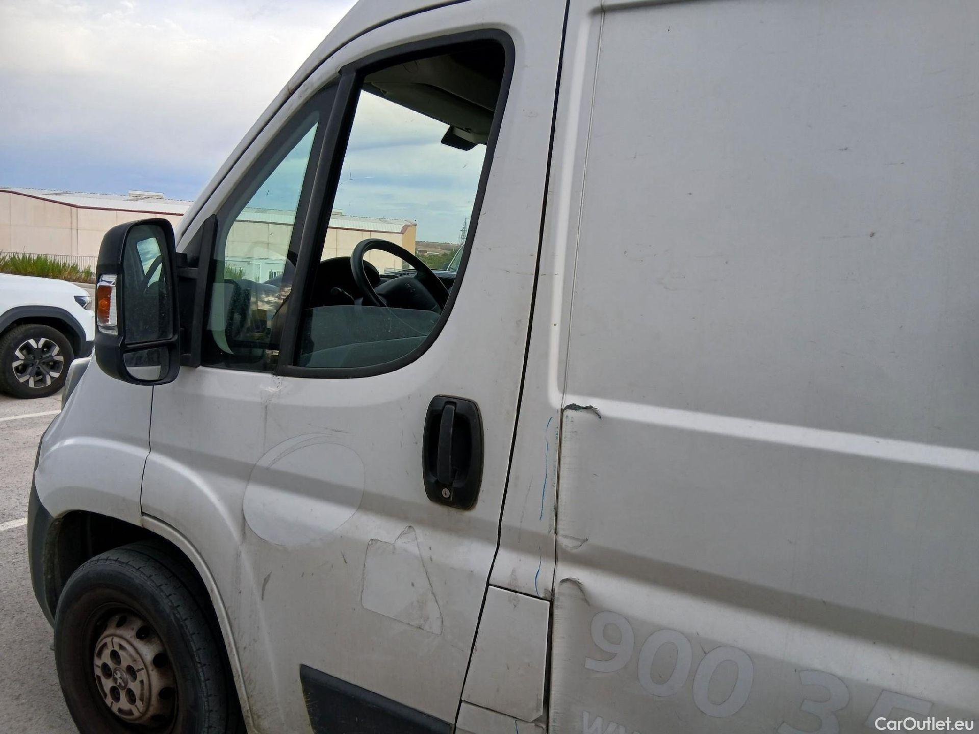  Peugeot  Boxer PEUGEOT  / 2014 / 4P / furgón 335 L3 H2 BHDI 103kW (140CV) S&S 6 V. M #13