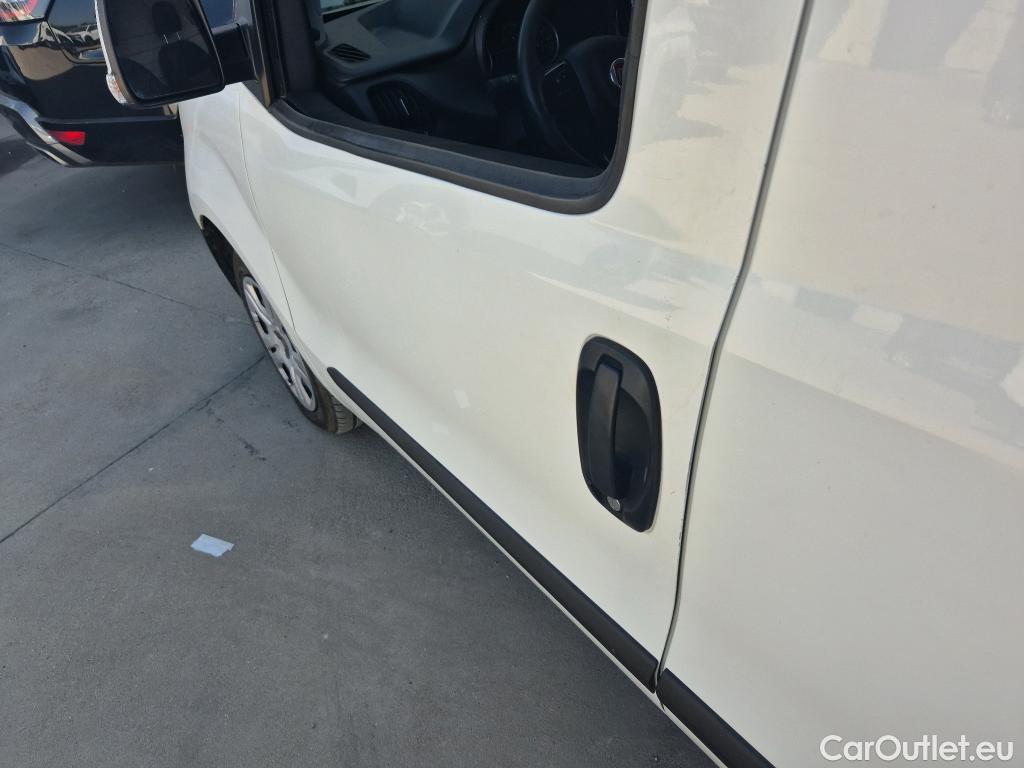  Fiat  Doblo FIAT Doblò Cargo/2015/4P/furgón derivado de turismo Cargo SX 1.6 Mjet 66kW (90CV) (AC) #7