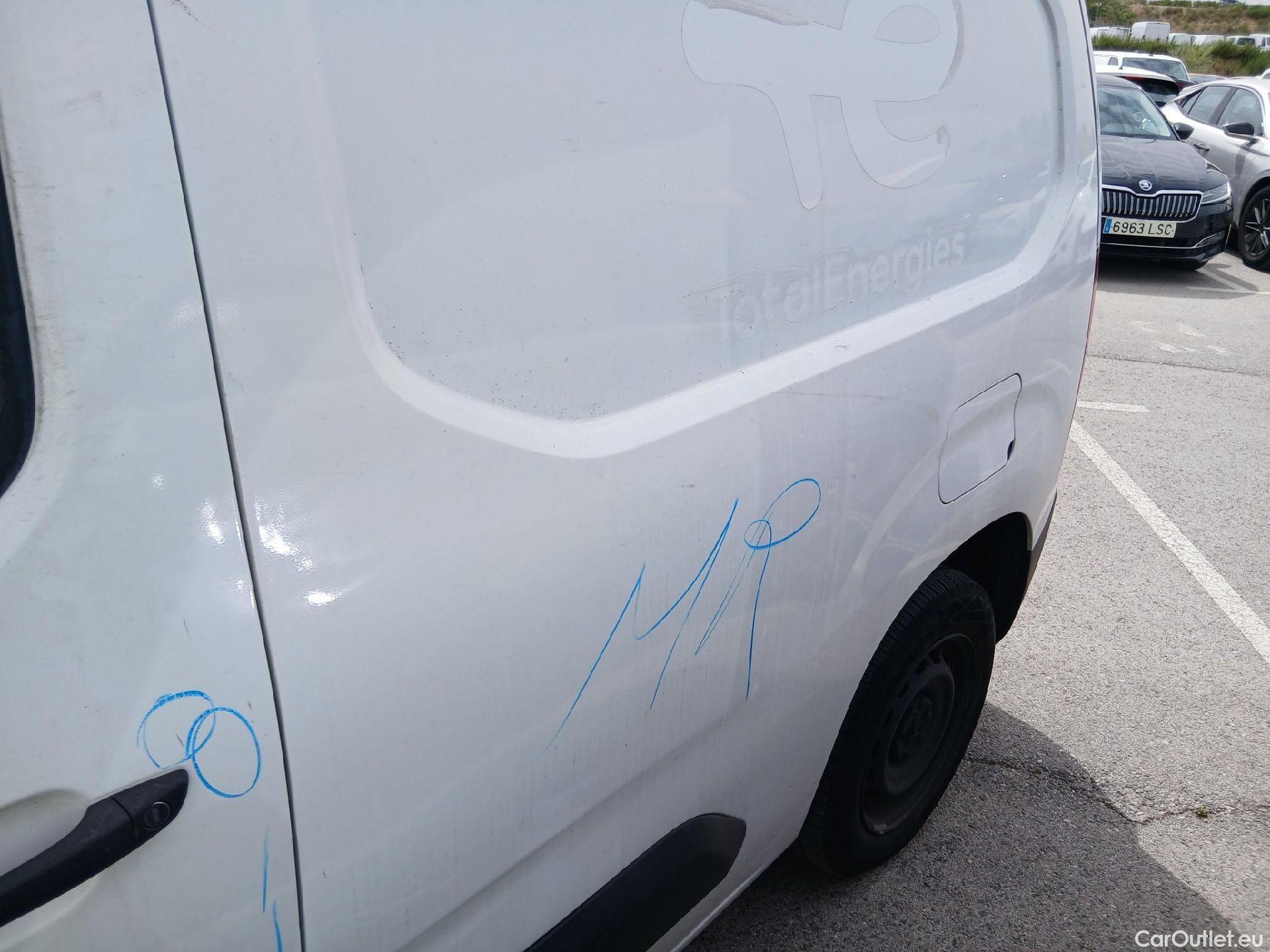  Peugeot  Partner PEUGEOT  / 2018 / 3P / furgón derivado de turismo Pro Standard 600kg BlueHDi 73kW (AC) #14