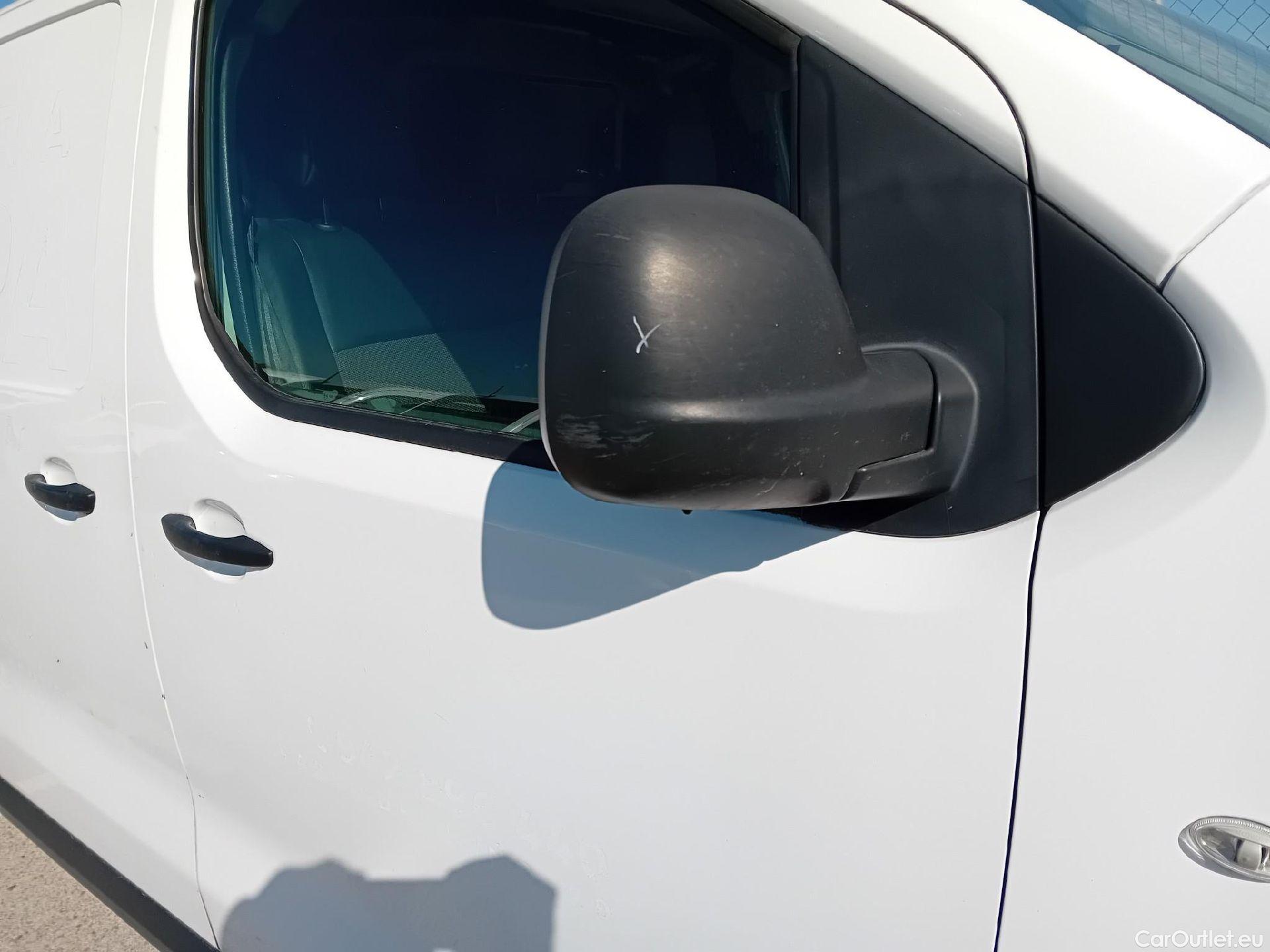  Opel  Vivaro OPEL  / 2019 / 4P / furgón 1.5 Diésel 88kW (120CV) M Std Express #19