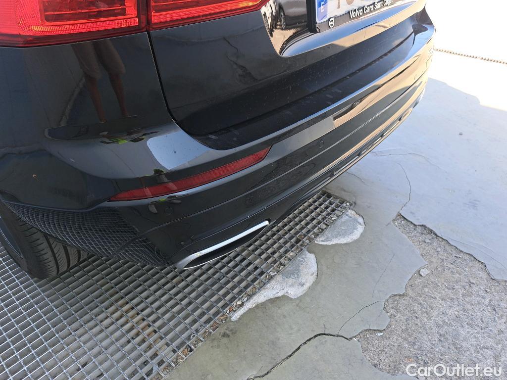  Volvo  XC60 VOLVO  / 2017 / 5P / todoterreno 2.0 B4 D R-Design Auto #18