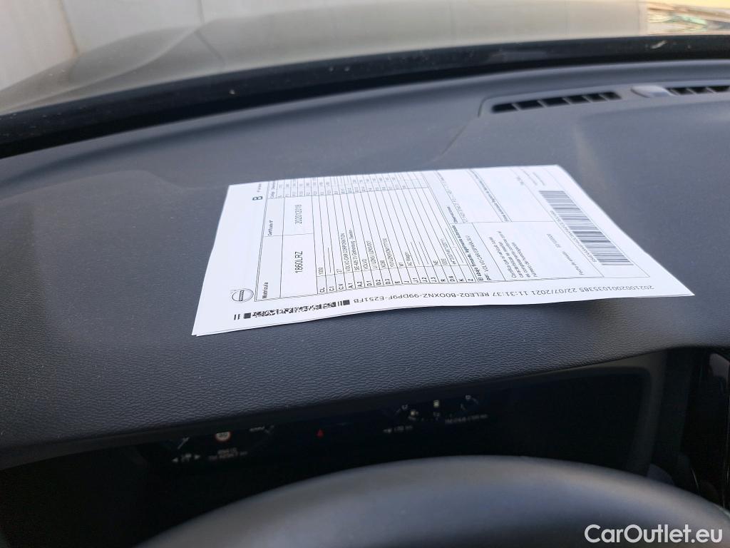  Volvo  XC60 VOLVO  / 2017 / 5P / todoterreno 2.0 B4 D R-Design Auto #16