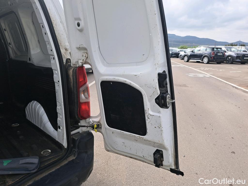  Citroen  Berlingo CITROEN  / 2018 / 3P / furgón derivado de turismo Talla M BlueHDi 73kW CONTROL (AC) #47