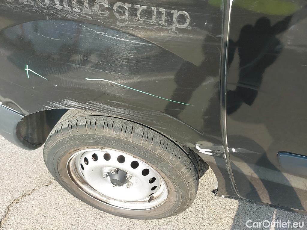  Mercedes  Citan MERCEDES-BENZ  / 2012 / 4P / furgón derivado de turismo 109 CDI Furgón Largo #8