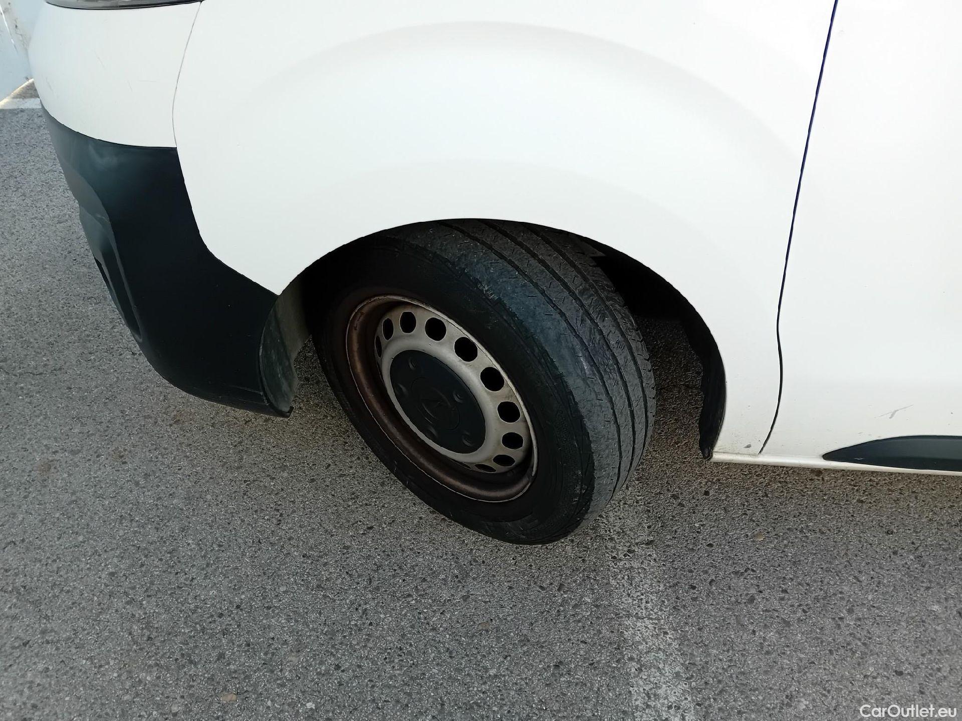  Opel  Vivaro OPEL  / 2019 / 4P / furgón 1.5 Diésel 88kW (120CV) M Std Express #5