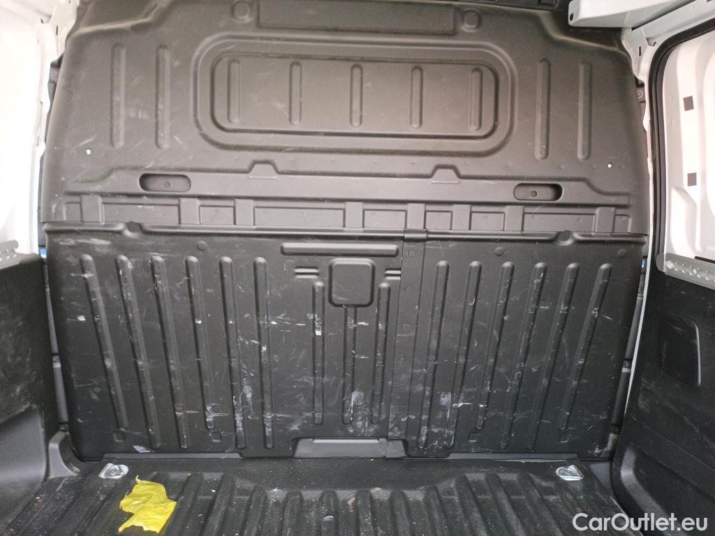  Citroen  Berlingo CITROEN  / 2018 / 4P / furgón derivado de turismo Talla M BlueHDi 100 #9