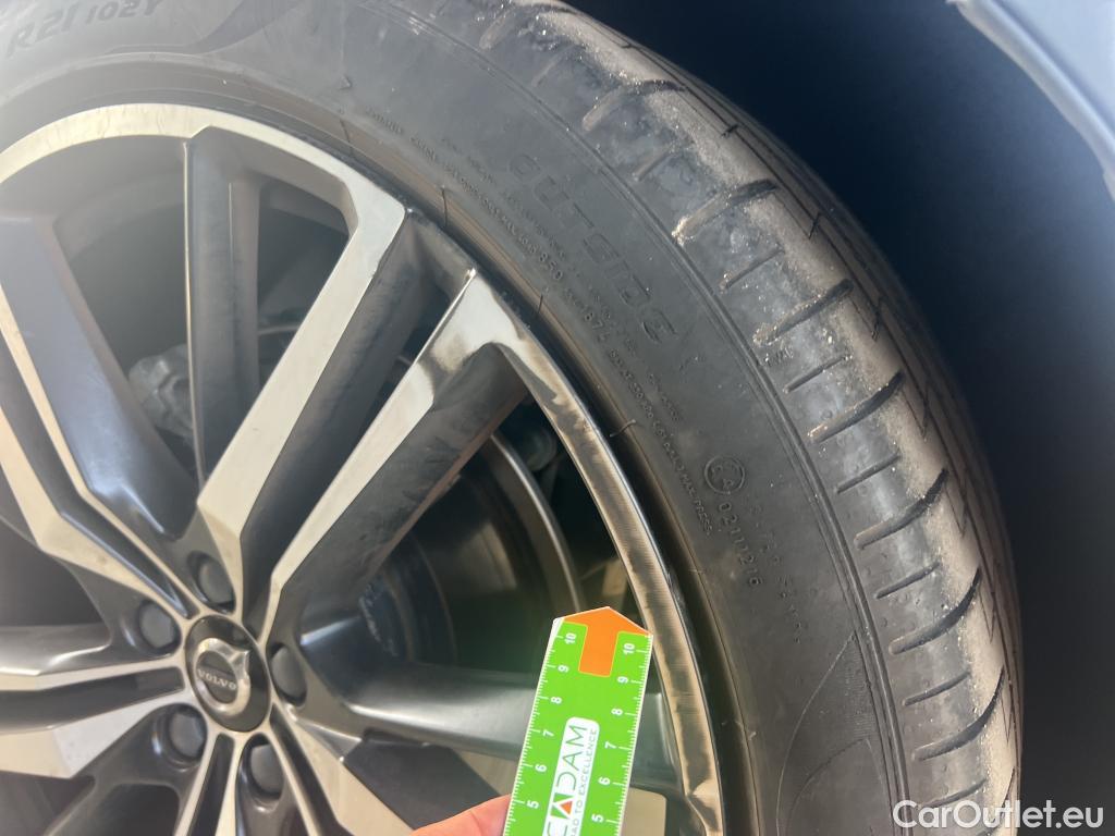  Volvo  XC60 VOLVO  / 2017 / 5P / todoterreno 2.0 T6 AWD Recharge Ultimate Dark Auto #4
