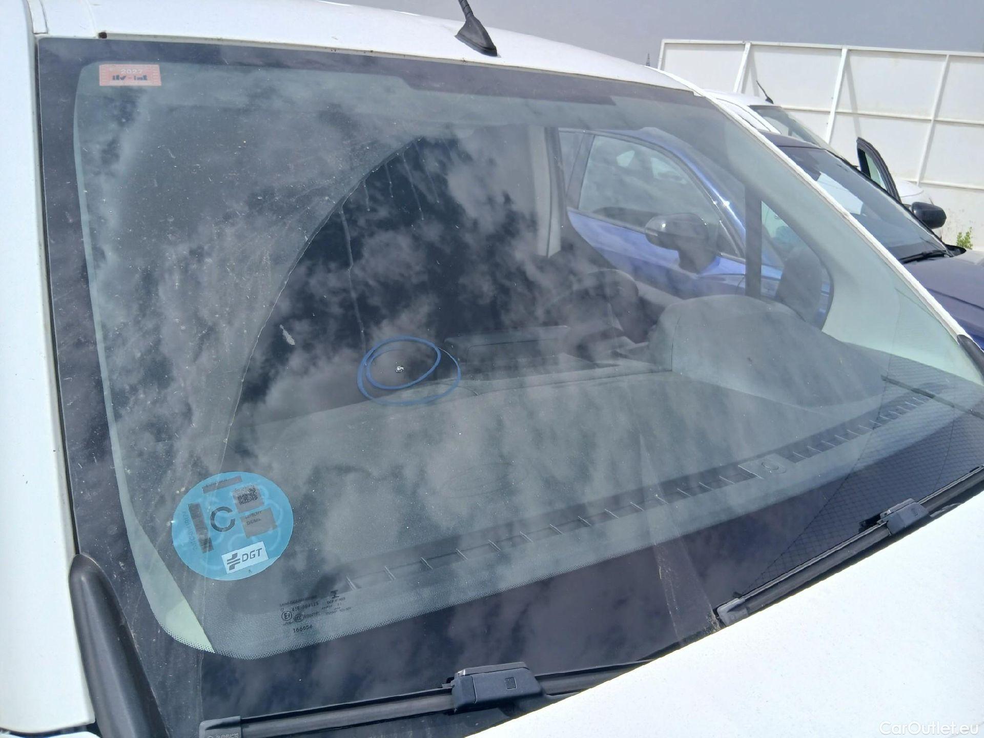  Peugeot  Partner PEUGEOT  / 2018 / 3P / furgón derivado de turismo Pro Standard 600kg BlueHDi 73kW (AC) #1