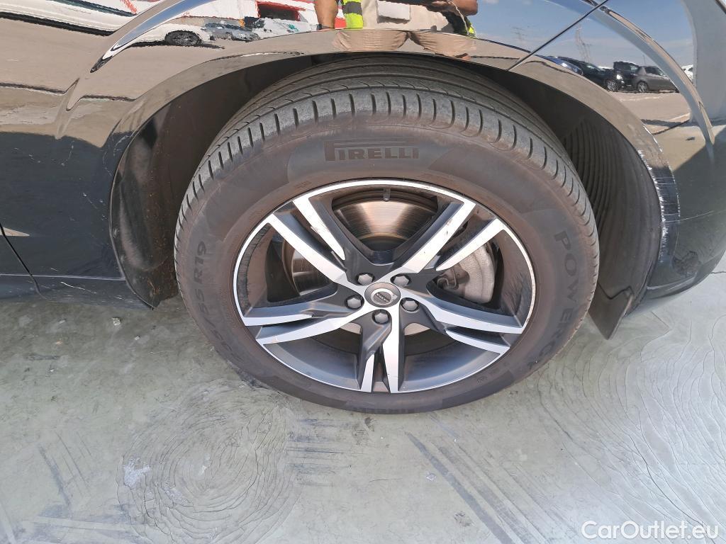  Volvo  XC60 VOLVO  / 2017 / 5P / todoterreno 2.0 B4 D R-Design Auto #5