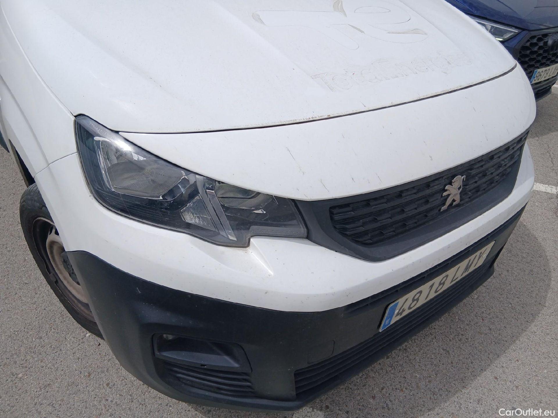  Peugeot  Partner PEUGEOT  / 2018 / 3P / furgón derivado de turismo Pro Standard 600kg BlueHDi 73kW (AC) #4