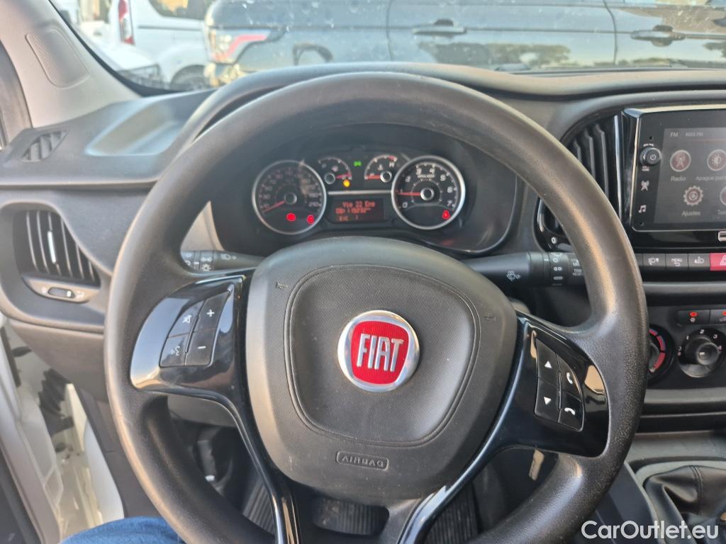  Fiat  Doblo FIAT Doblò Cargo/2015/4P/furgón derivado de turismo Cargo SX 1.6 Mjet 66kW (90CV) (AC) #23