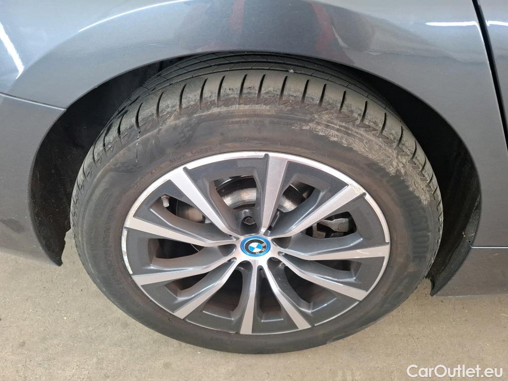  Bmw  Serie 3 BMW Série 3 Berline / 2018 / 4P / Berline 330e 292ch Business Design BVA8 Hybride #16