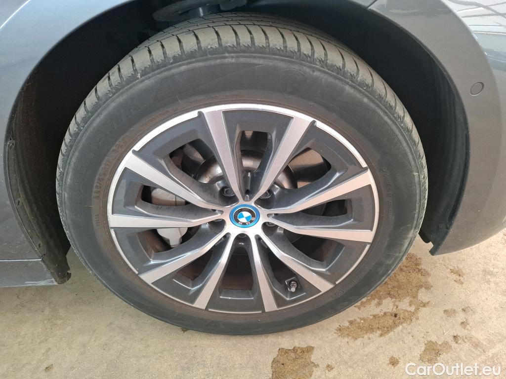  Bmw  Serie 3 BMW Série 3 Berline / 2018 / 4P / Berline 330e 292ch Business Design BVA8 Hybride #34