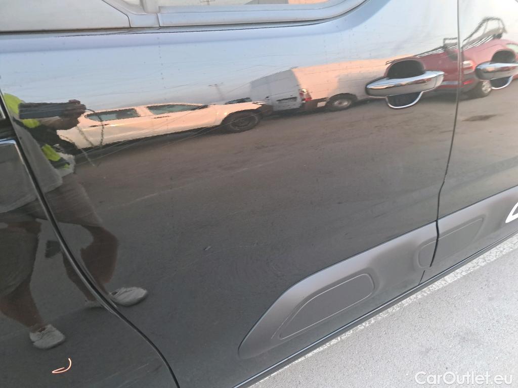  Citroen  Berlingo CITROEN  / 2018 / 5P / monovolumen Talla XL BlueHDi 130 S&S 6v SHINE #35