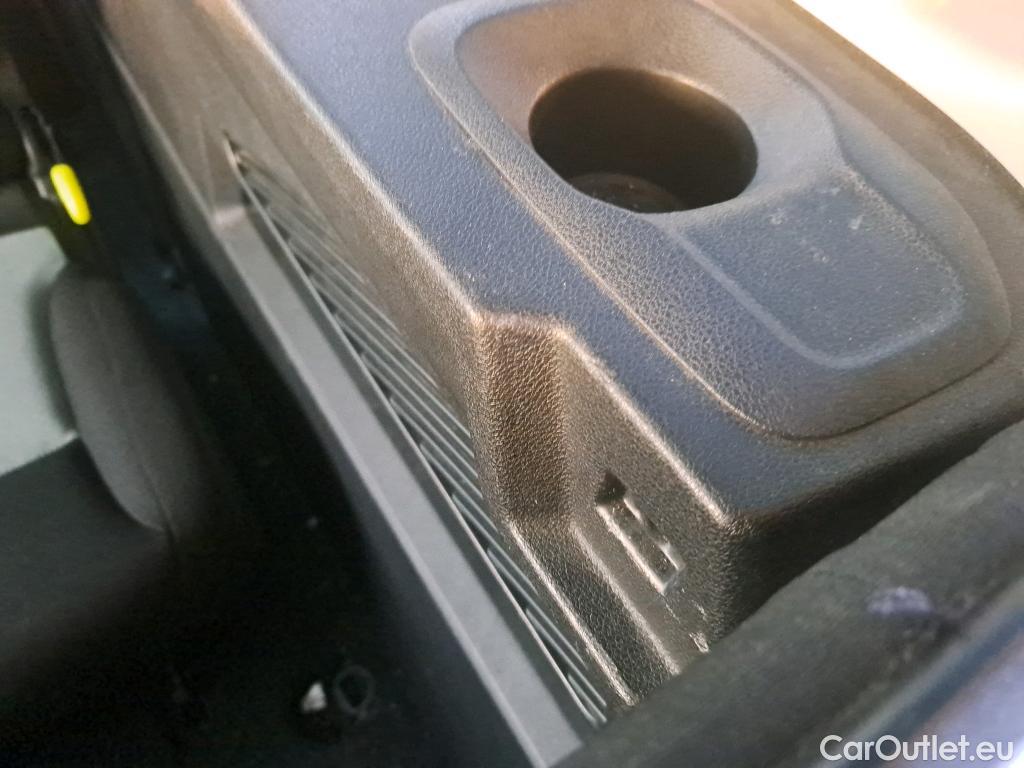  Citroen  Berlingo CITROEN  / 2018 / 5P / monovolumen Talla XL BlueHDi 130 S&S 6v SHINE #2