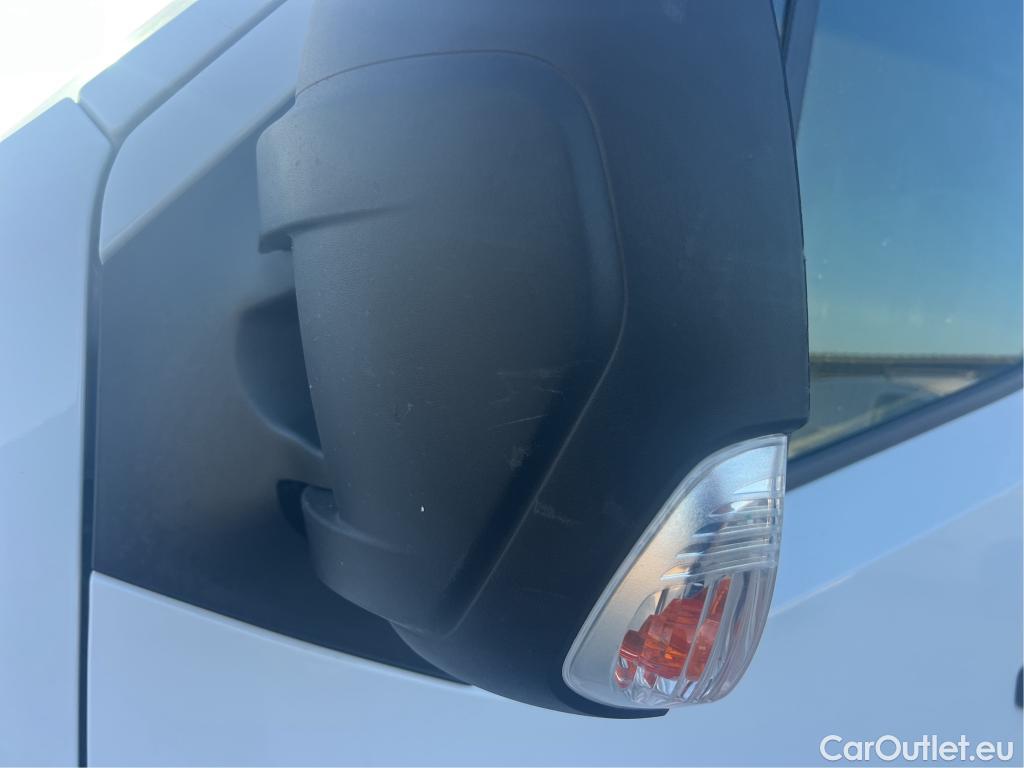  Renault  Master RENAULT  / 2019 / 4P / furgón Furgón T L1H1 2800 Bl dCi 100kW (135CV) #46