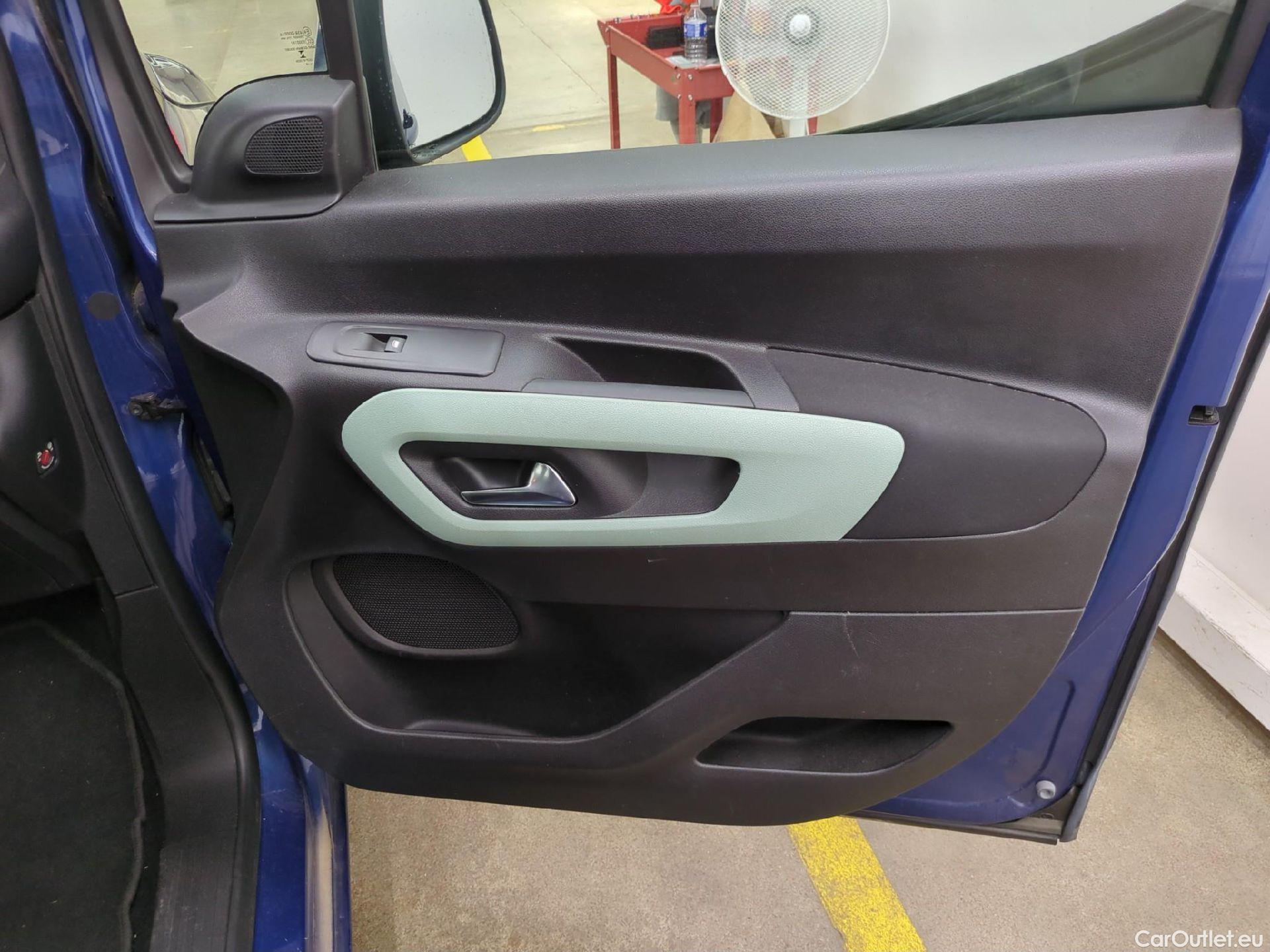 Citroen  Berlingo CITROEN  5p Monospace (MPV) Taille XL BlueHDi 100 BVM Feel #10