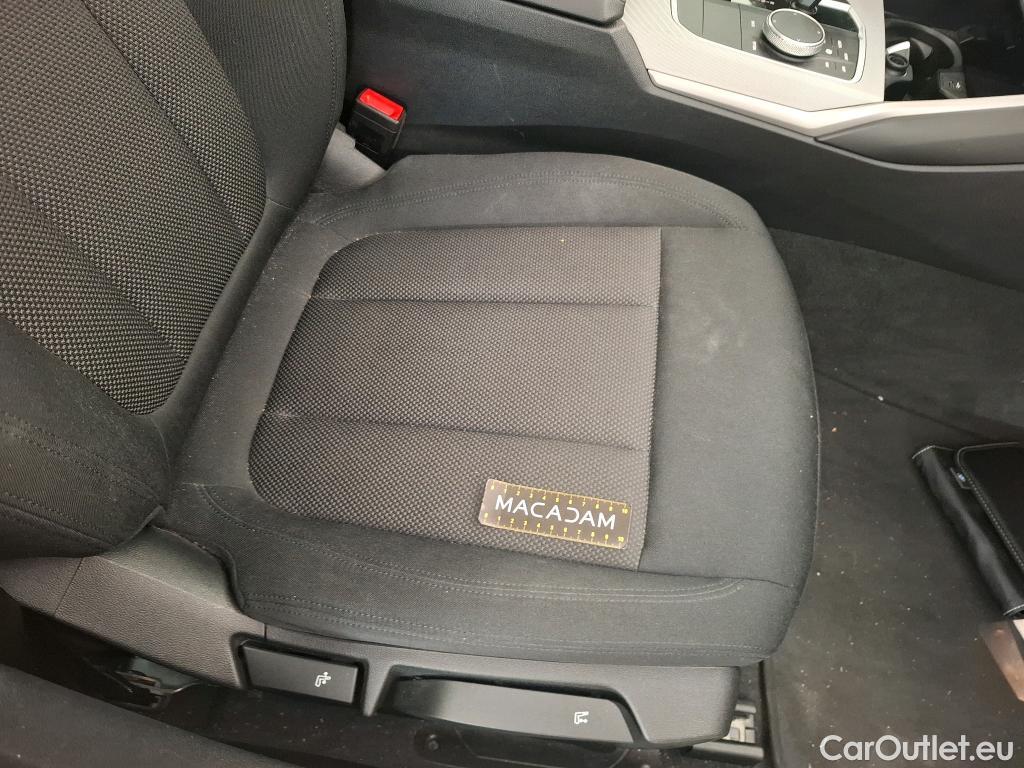  Bmw  Serie 3 BMW Série 3 Berline / 2018 / 4P / Berline 330e 292ch Business Design BVA8 Hybride #29