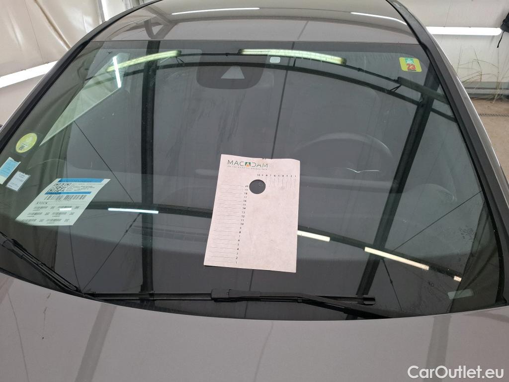 Mercedes  A-Klasse MERCEDES-BENZ Classe A Berline / 2018 / 4P / Berline A 180 d Business Line 8G-DCT #48