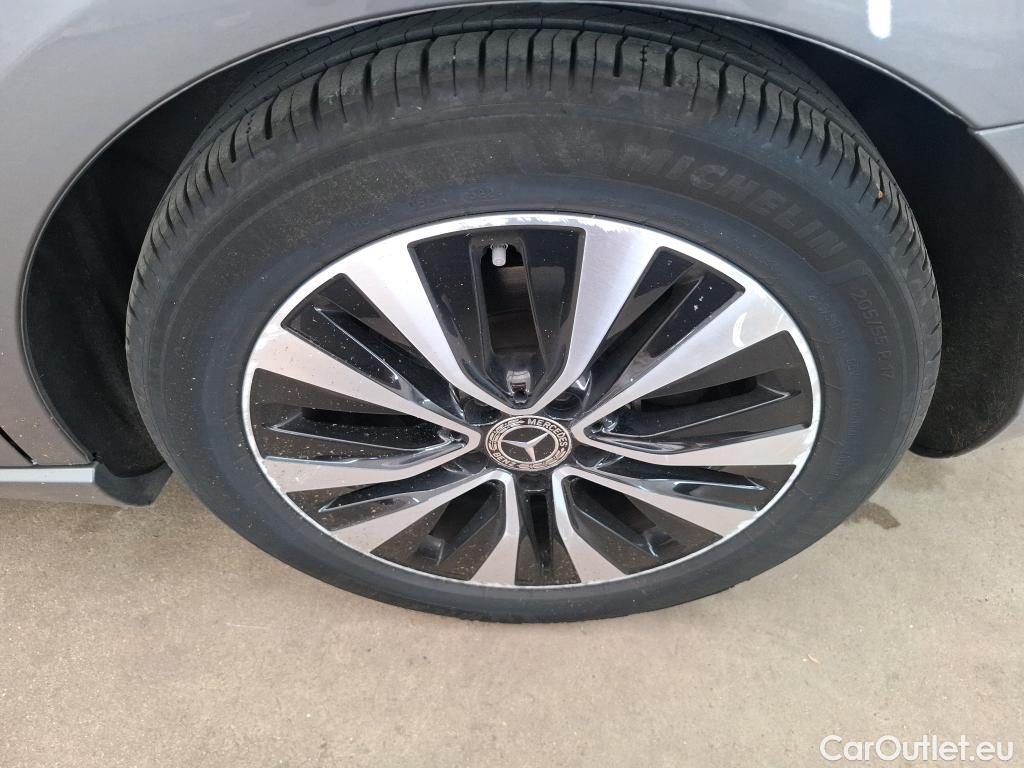  Mercedes  A-Klasse MERCEDES-BENZ Classe A Berline / 2018 / 4P / Berline A 180 d Business Line 8G-DCT #13