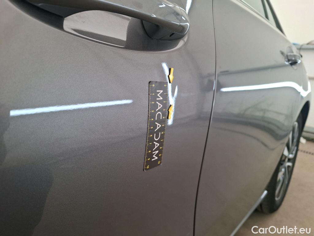  Mercedes  A-Klasse MERCEDES-BENZ Classe A Berline / 2018 / 4P / Berline A 180 d Business Line 8G-DCT #58