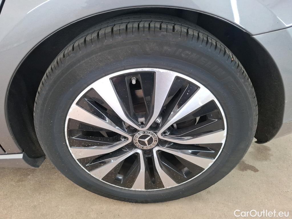  Mercedes  A-Klasse MERCEDES-BENZ Classe A Berline / 2018 / 4P / Berline A 180 d Business Line 8G-DCT #14