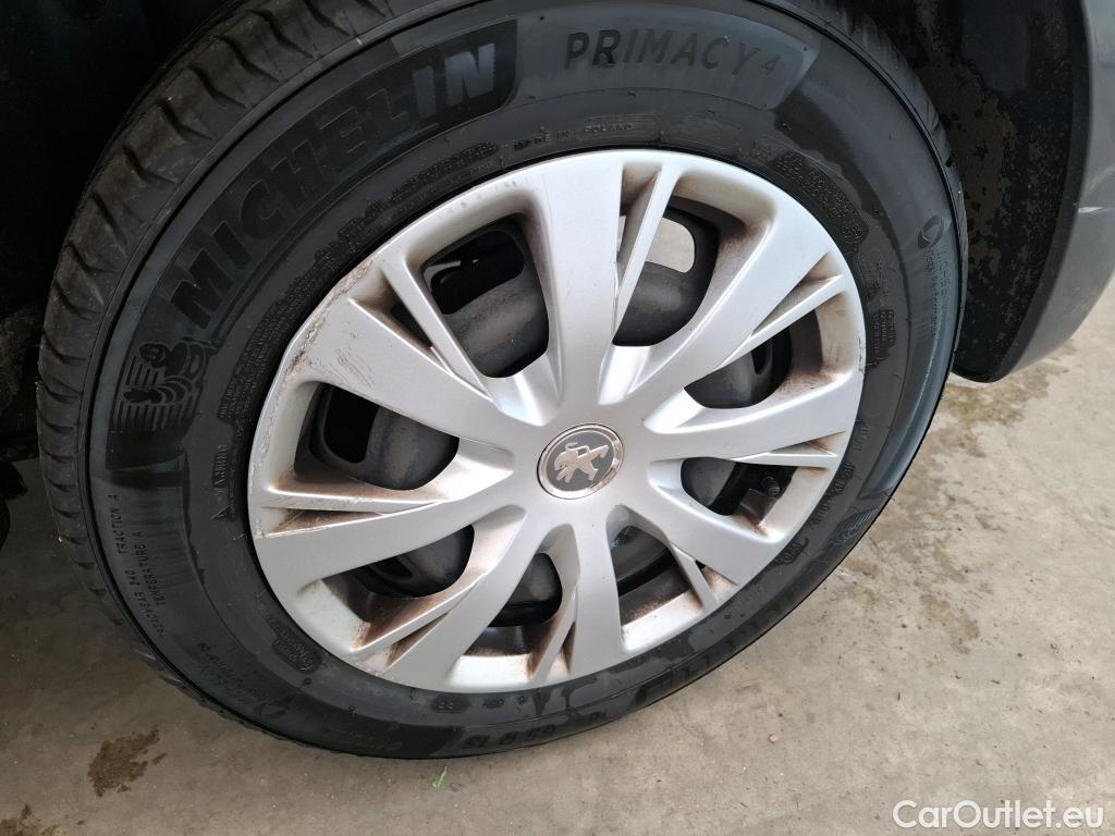  Peugeot  208  Affaire Premium Pack 1.5 HDi 100CV BVM5 E6dT #43