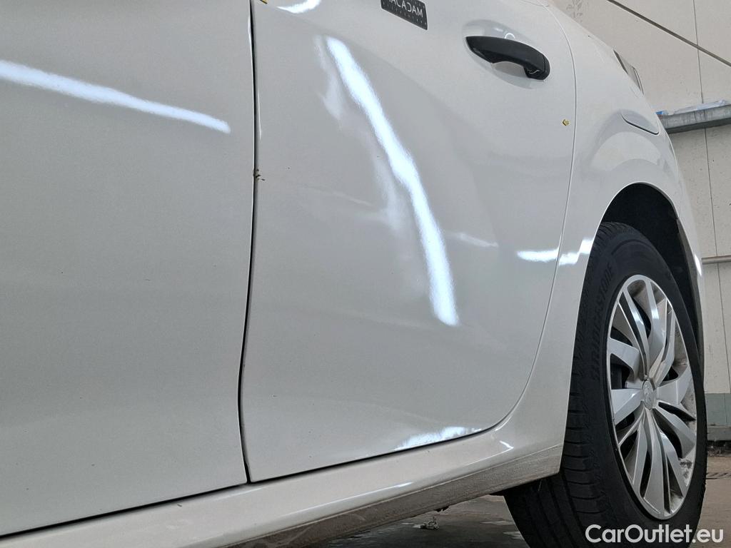  Peugeot  208  Premium 1.5 HDi 100CV BVM6 E6d #52