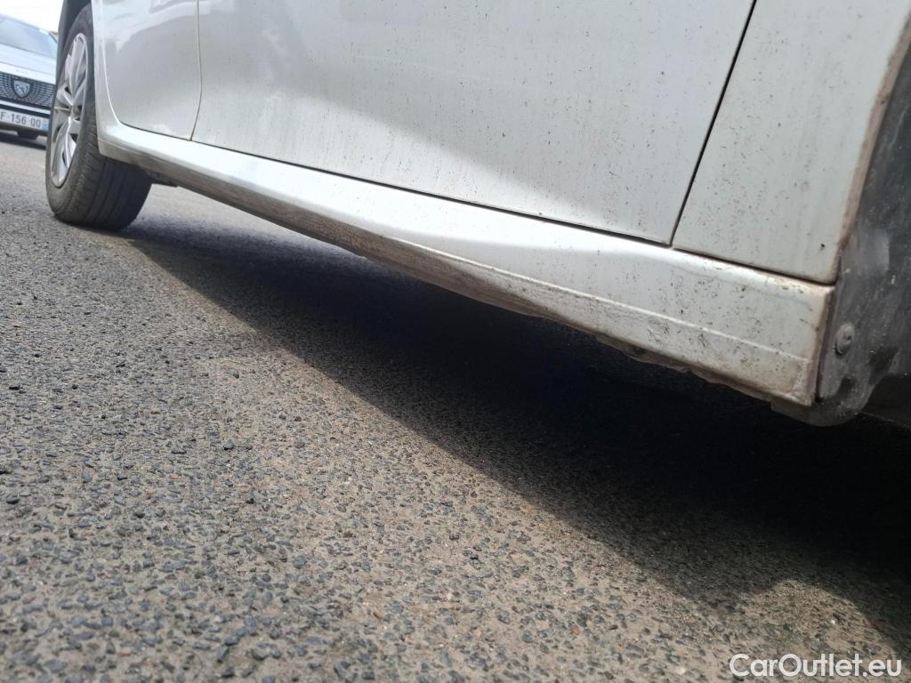  Peugeot  208  Premium 1.5 HDi 100CV BVM6 E6d #21