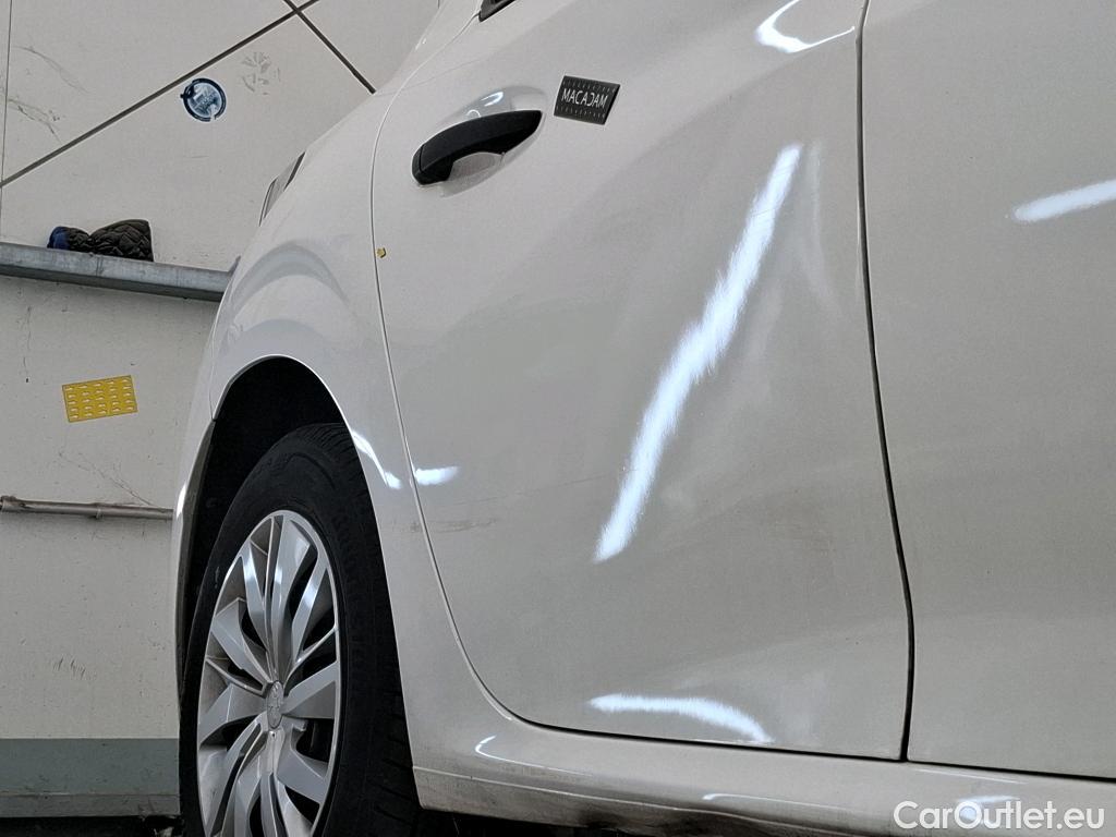  Peugeot  208  Premium 1.5 HDi 100CV BVM6 E6d #44