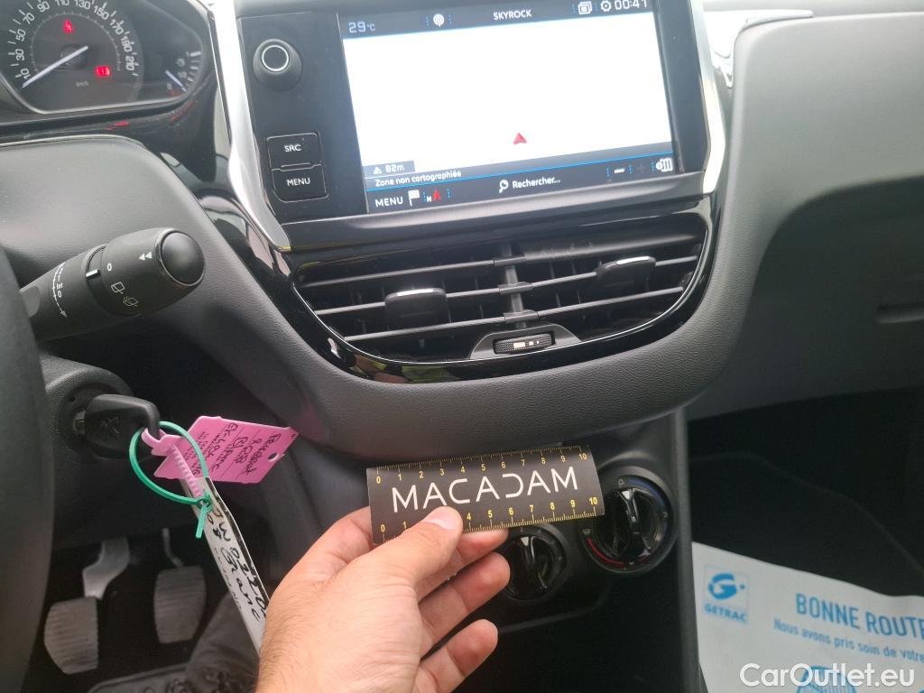  Peugeot  208  Affaire Premium Pack 1.6 HDi 75CV BVM5 E6 #33