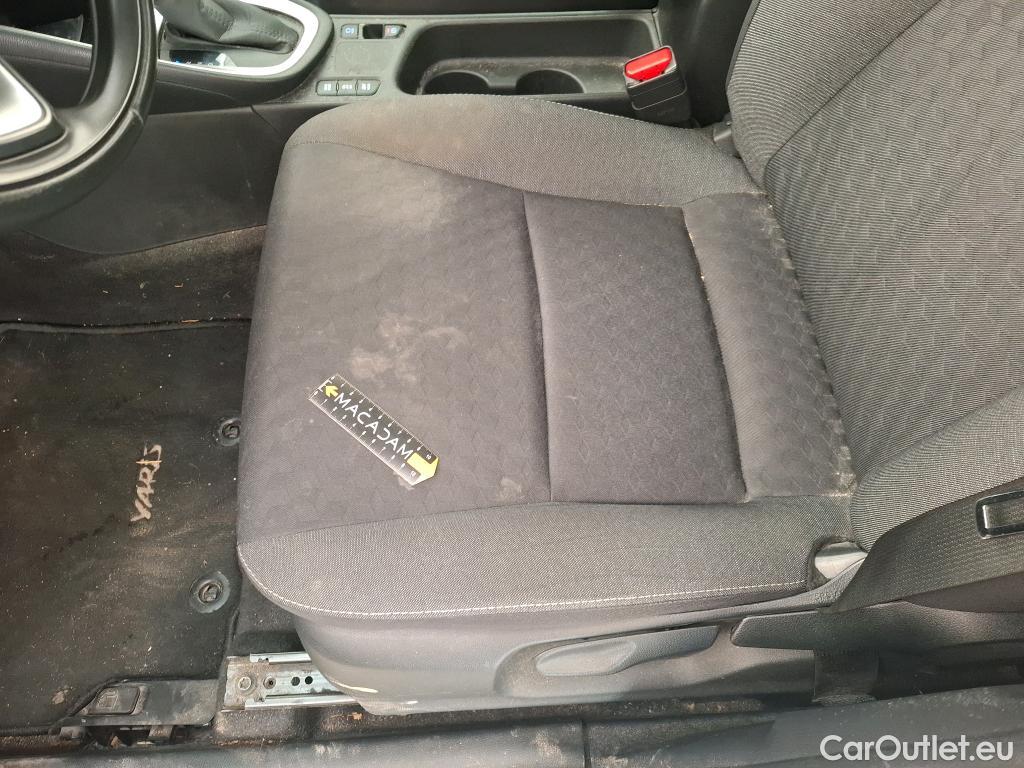  Toyota  Yaris  Affaires / 2019 / 5P / Berline / VU 1.5 Hybride 116h Dynamic Business #120