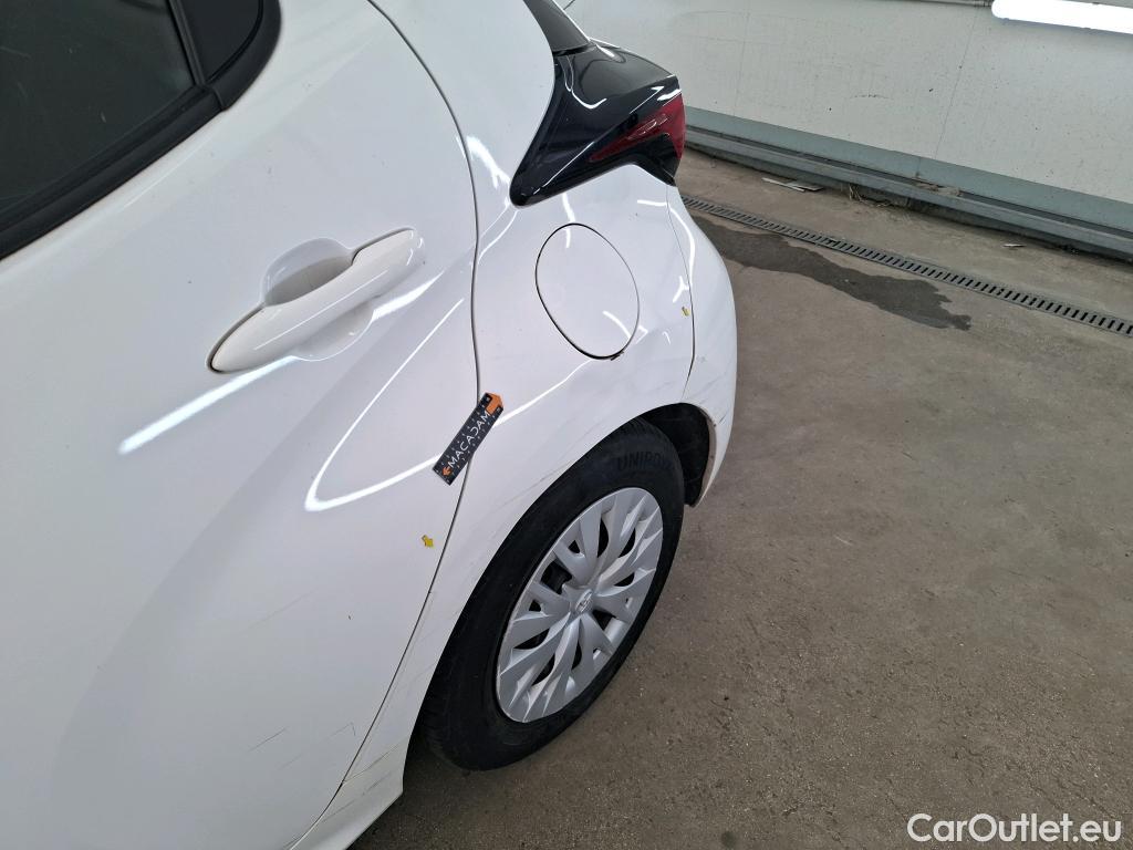  Toyota  Yaris  Affaires / 2019 / 5P / Berline / VU 1.5 Hybride 116h Dynamic Business #10