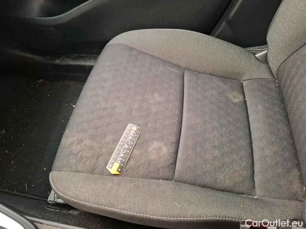  Toyota  Yaris  Affaires / 2019 / 5P / Berline / VU 1.5 Hybride 116h Dynamic Business #121