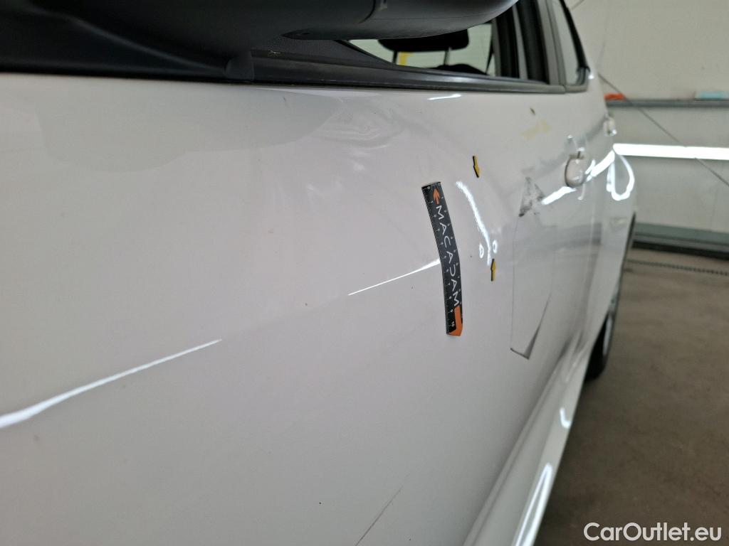  Toyota  Yaris  Affaires / 2019 / 5P / Berline / VU 1.5 Hybride 116h Dynamic Business #52