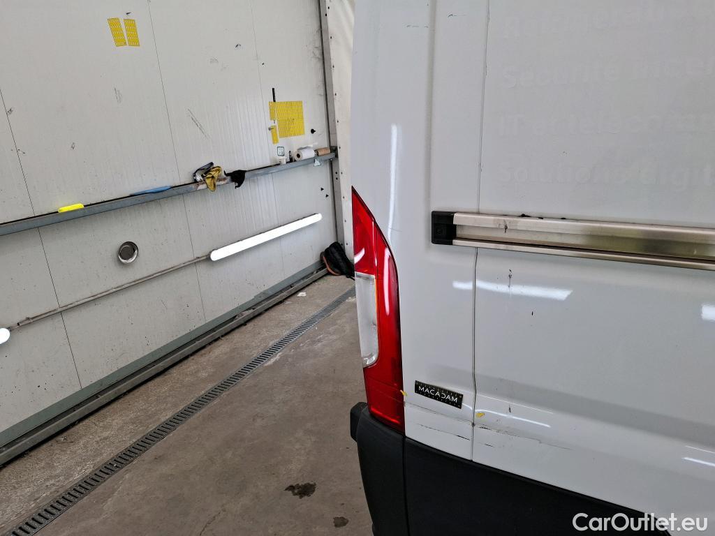  Peugeot  Boxer PEUGEOT  / 2014 / 4P / Fourgon tôlé BlueHDi 120 S&S ASPHALT 333 L2H2 #12