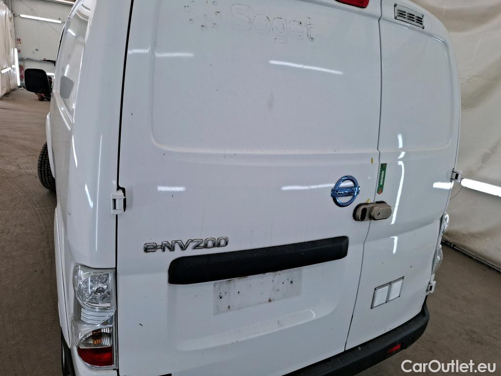  Nissan  NV200 NISSAN e- / 2009 / 4P / Fourgon tôlé 40kWh 109ch N-Connecta Electrique (Ex 325D) #16