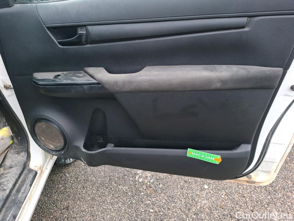  Toyota  Hilux TOYOTA  SC / 2020 / 2P / Pick-up 2.4 D-4D SIMPLE CAB LeCap 4WD #15