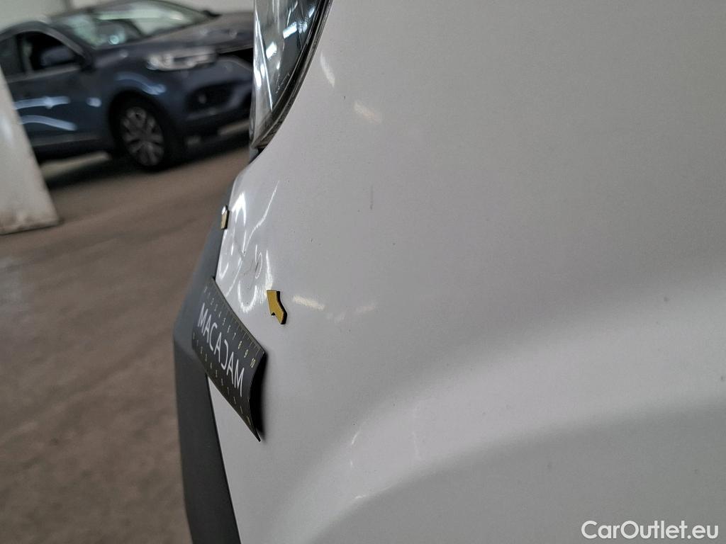  Peugeot  Boxer  VU 4p Fourgon vitré 2.0 BLUEHDI 130 PRO 335 L2H2 / TPMR #31
