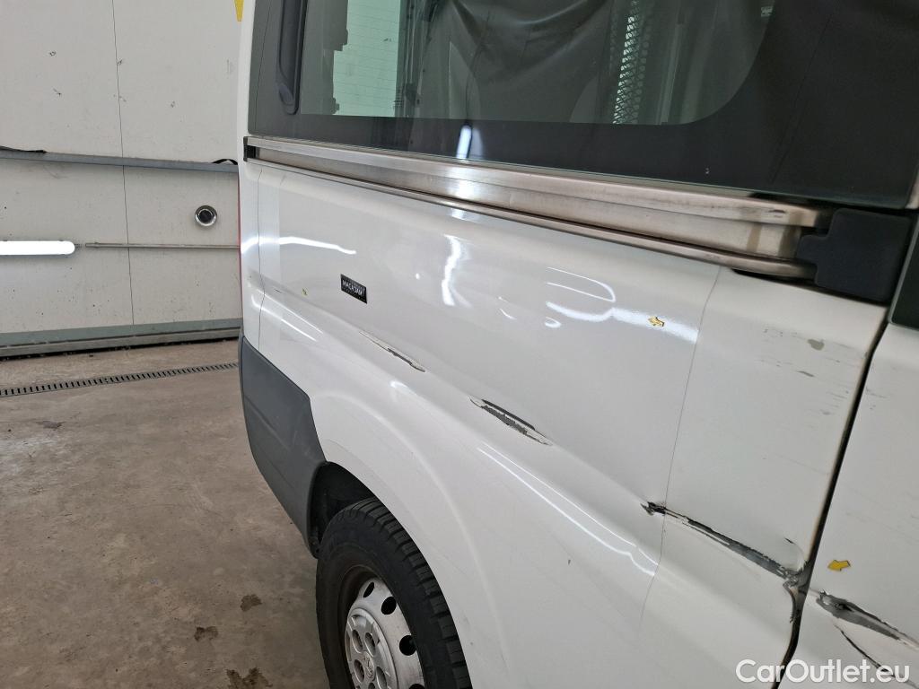 Peugeot  Boxer  VU 4p Fourgon vitré 2.0 BLUEHDI 130 PRO 335 L2H2 / TPMR #4