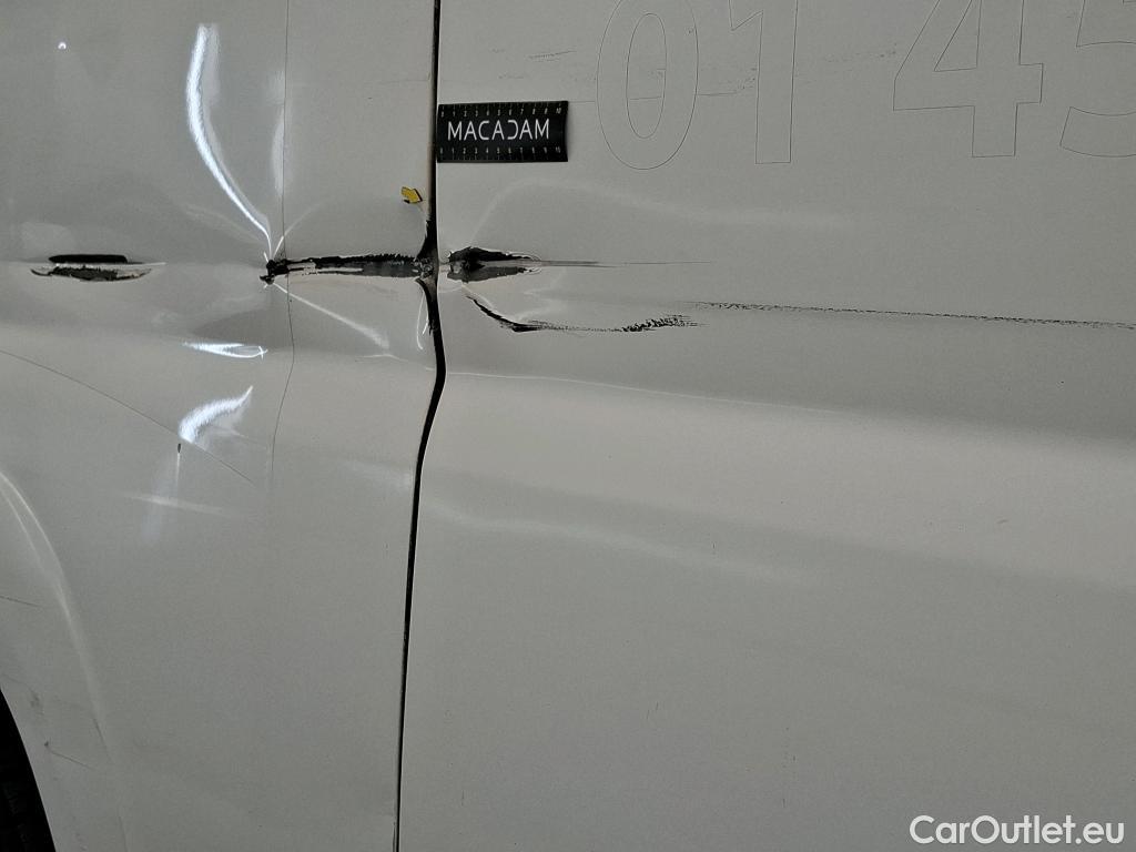  Peugeot  Boxer  VU 4p Fourgon vitré 2.0 BLUEHDI 130 PRO 335 L2H2 / TPMR #22
