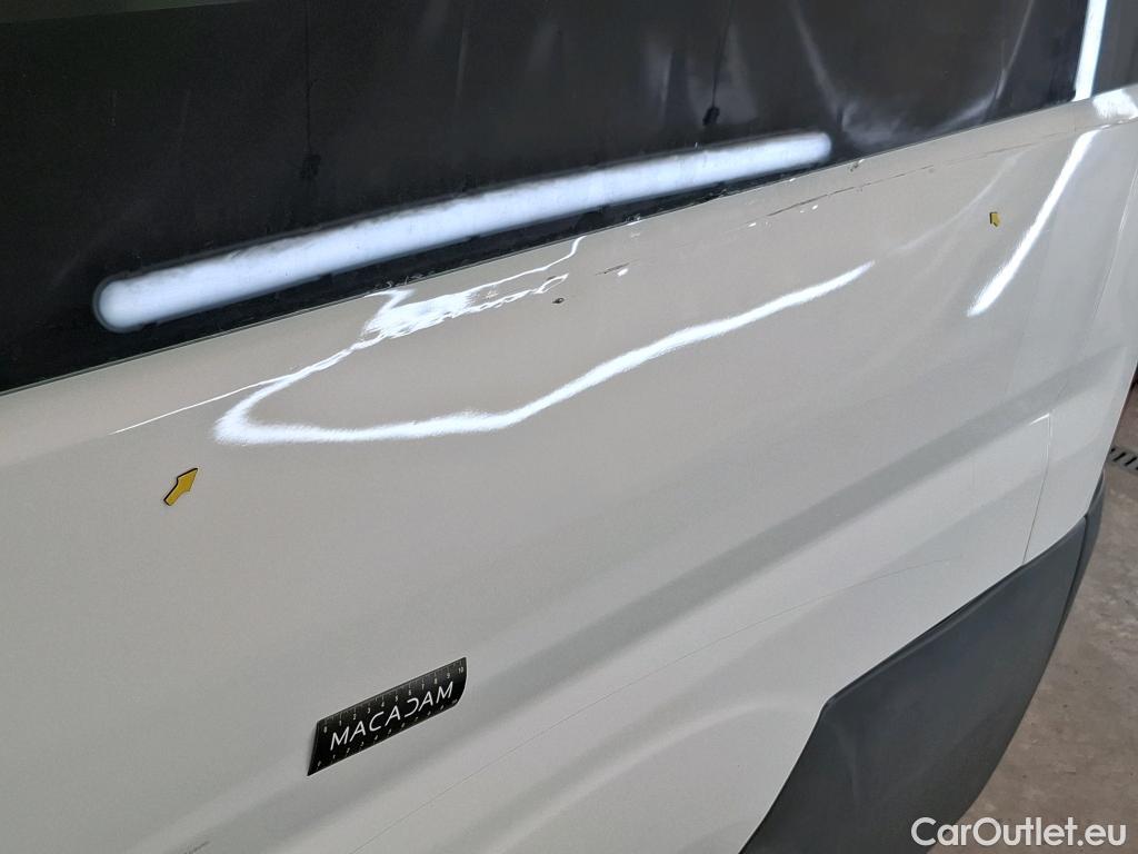 Peugeot  Boxer  VU 4p Fourgon vitré 2.0 BLUEHDI 130 PRO 335 L2H2 / TPMR #11