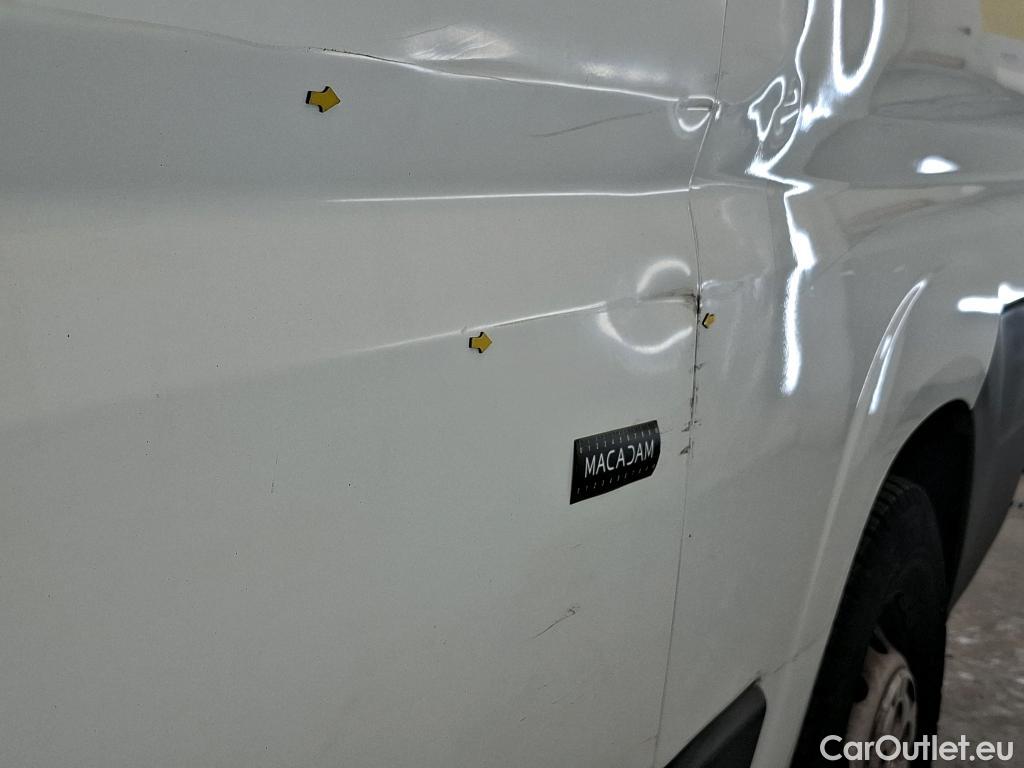  Peugeot  Boxer  VU 4p Fourgon vitré 2.0 BLUEHDI 130 PRO 335 L2H2 / TPMR #15