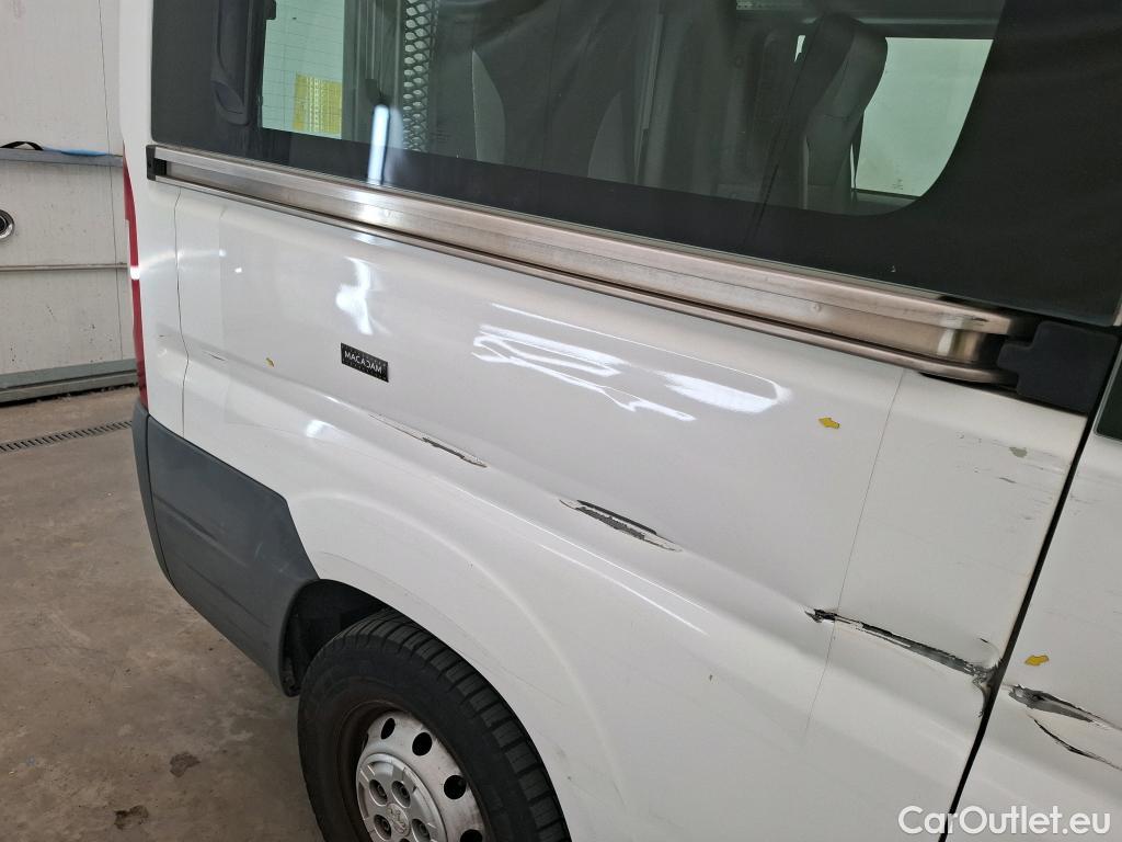  Peugeot  Boxer  VU 4p Fourgon vitré 2.0 BLUEHDI 130 PRO 335 L2H2 / TPMR #5