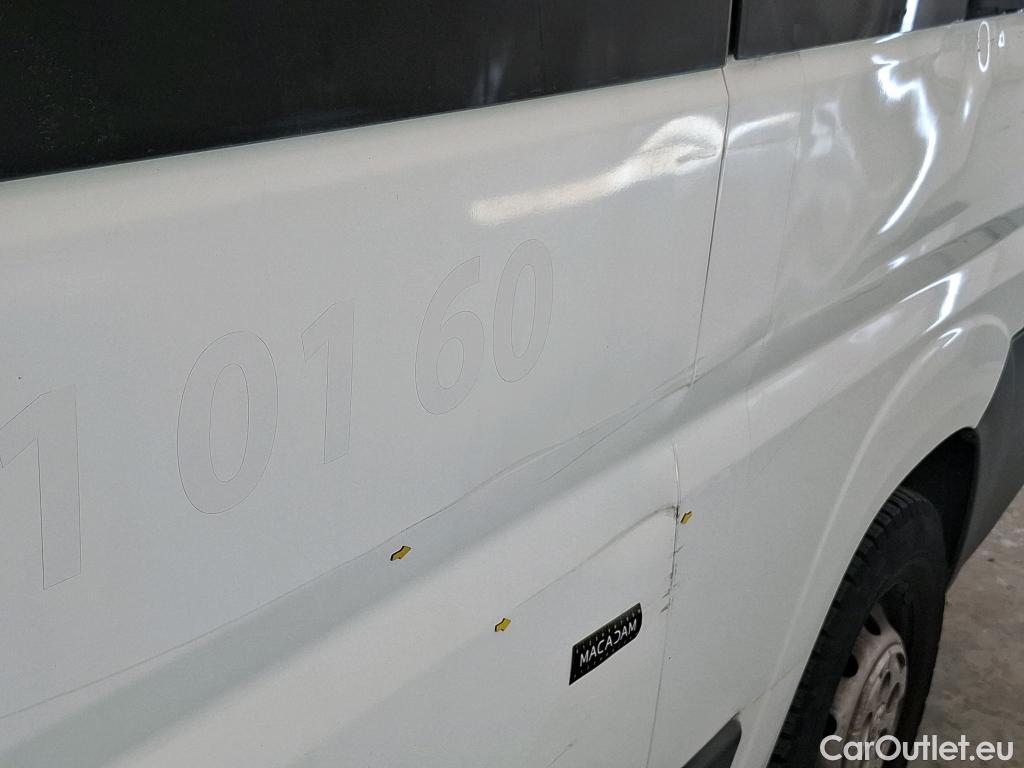 Peugeot  Boxer  VU 4p Fourgon vitré 2.0 BLUEHDI 130 PRO 335 L2H2 / TPMR #18