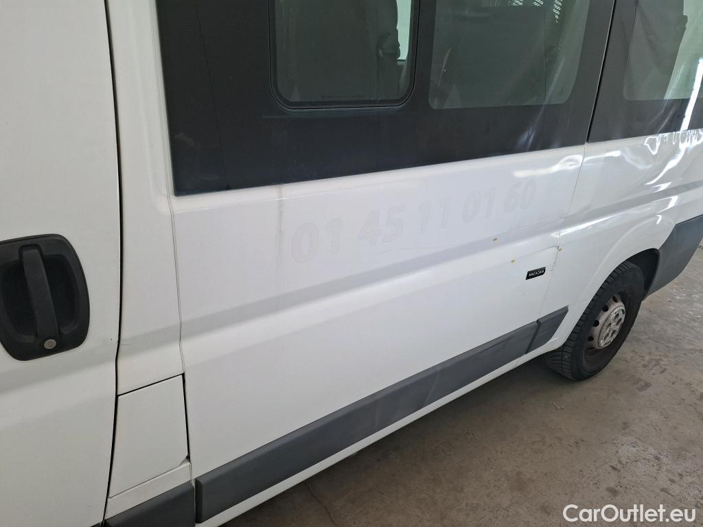  Peugeot  Boxer  VU 4p Fourgon vitré 2.0 BLUEHDI 130 PRO 335 L2H2 / TPMR #14