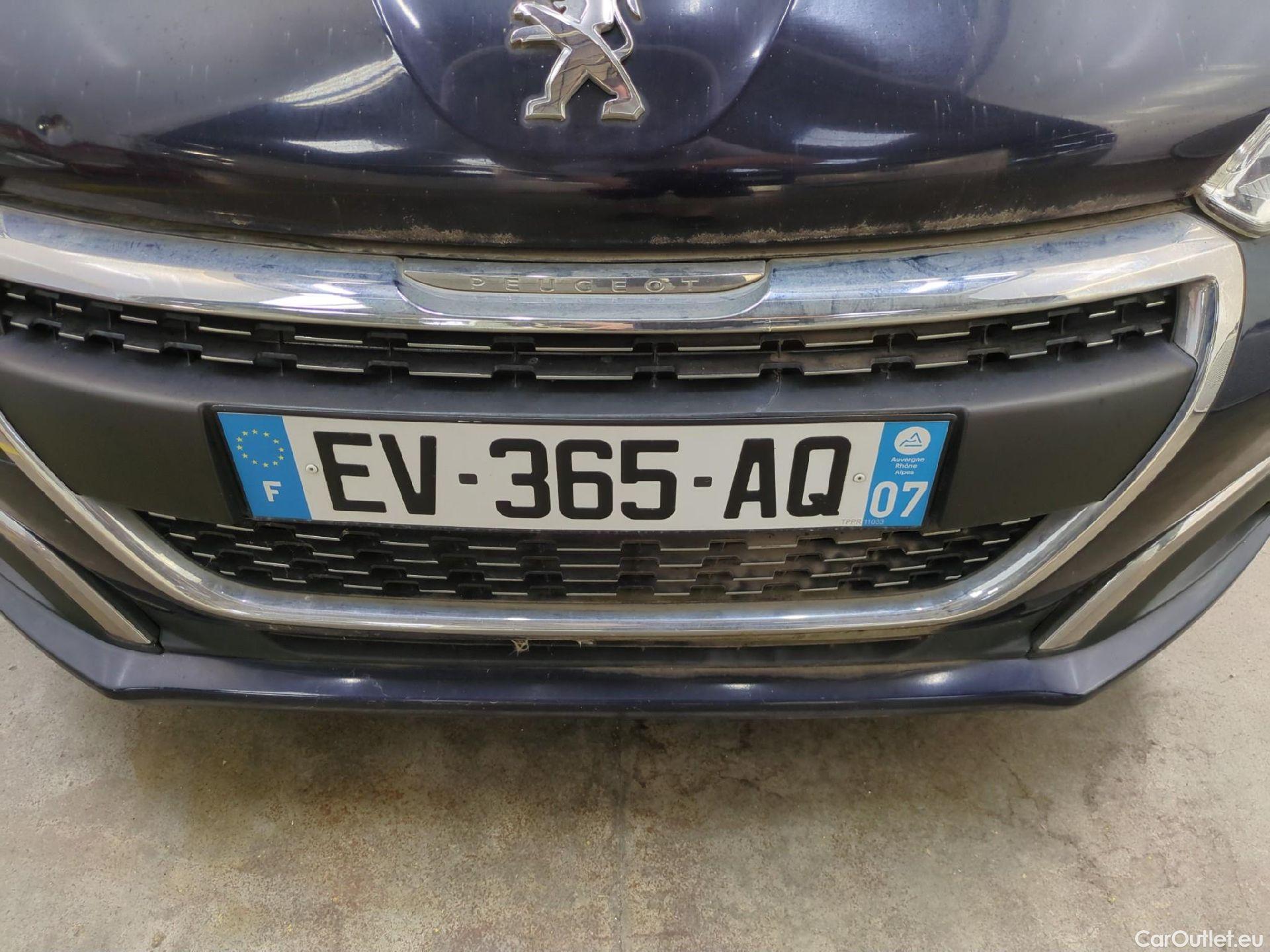  Peugeot  208  Allure Business 1.6 HDi 100CV BVM5 E6 #22